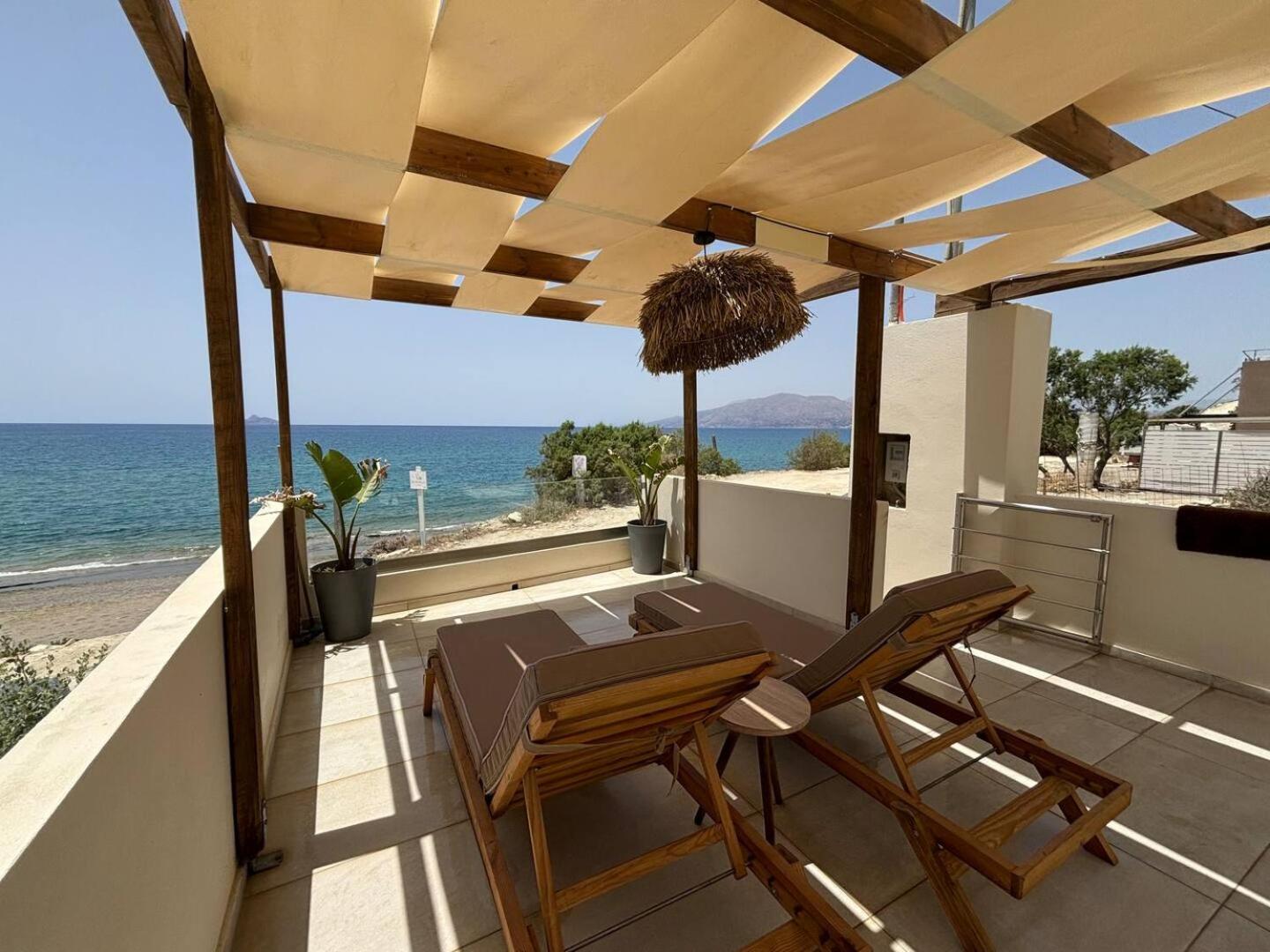 Stella & Eleni Suite With Shared Pool & Open View Kalamaki  Dış mekan fotoğraf