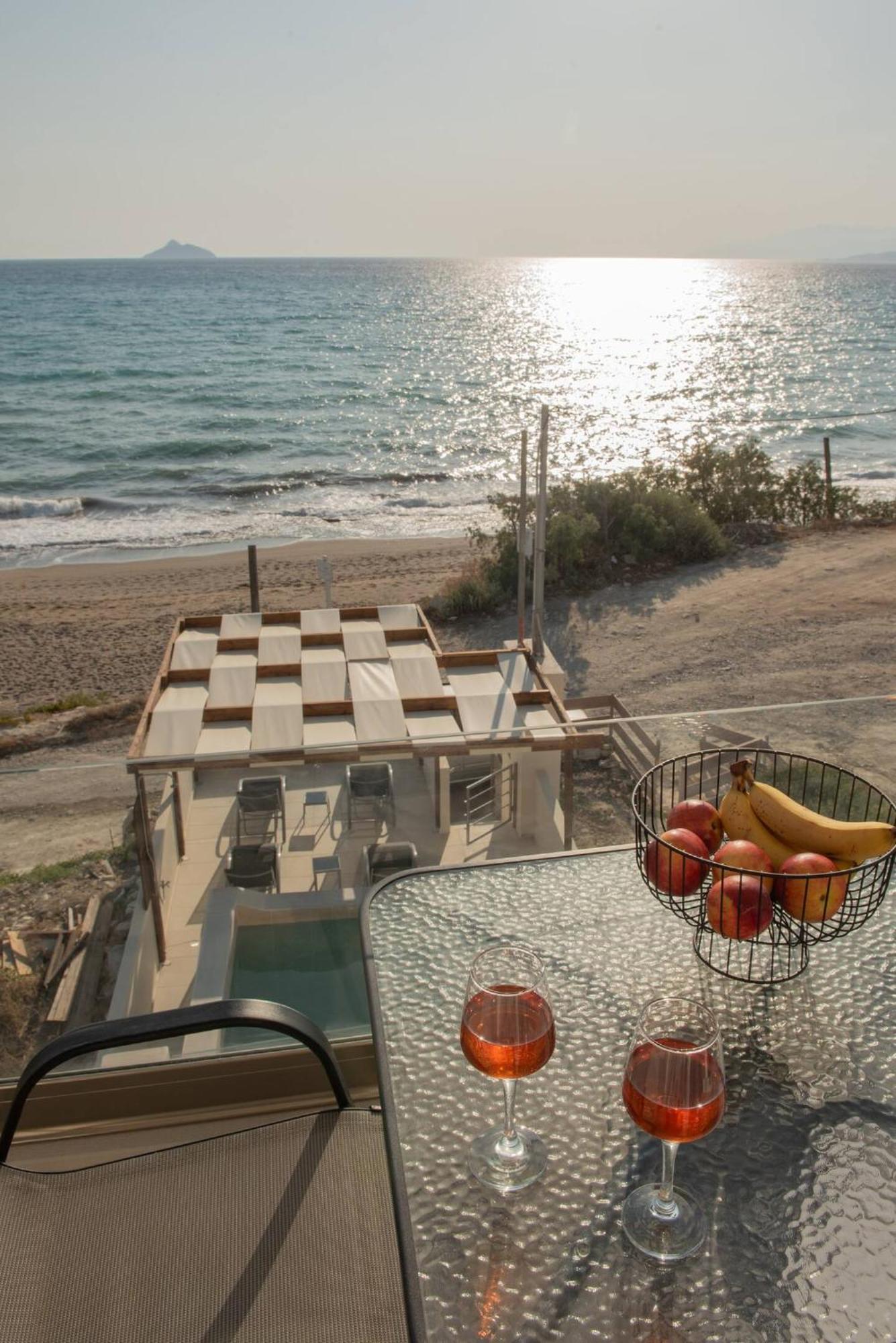 Stella & Eleni Suite With Shared Pool & Open View Kalamaki  Dış mekan fotoğraf