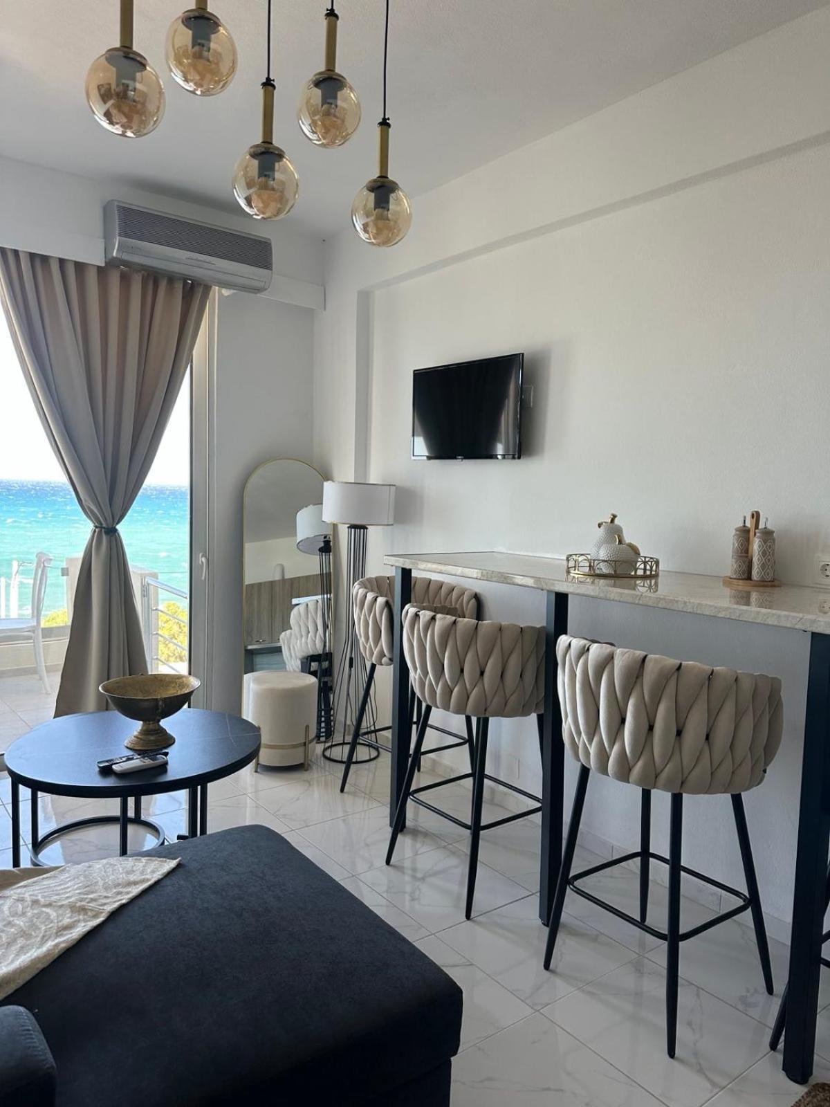 Stella & Eleni Suite With Shared Pool & Open View Kalamaki  Dış mekan fotoğraf